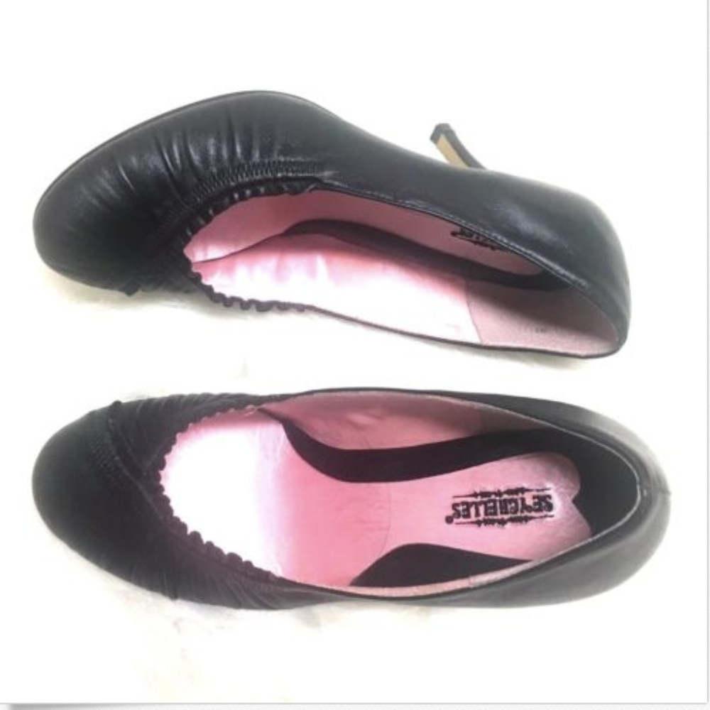 SEYCHELLES Black Ruffle Classic Heels
